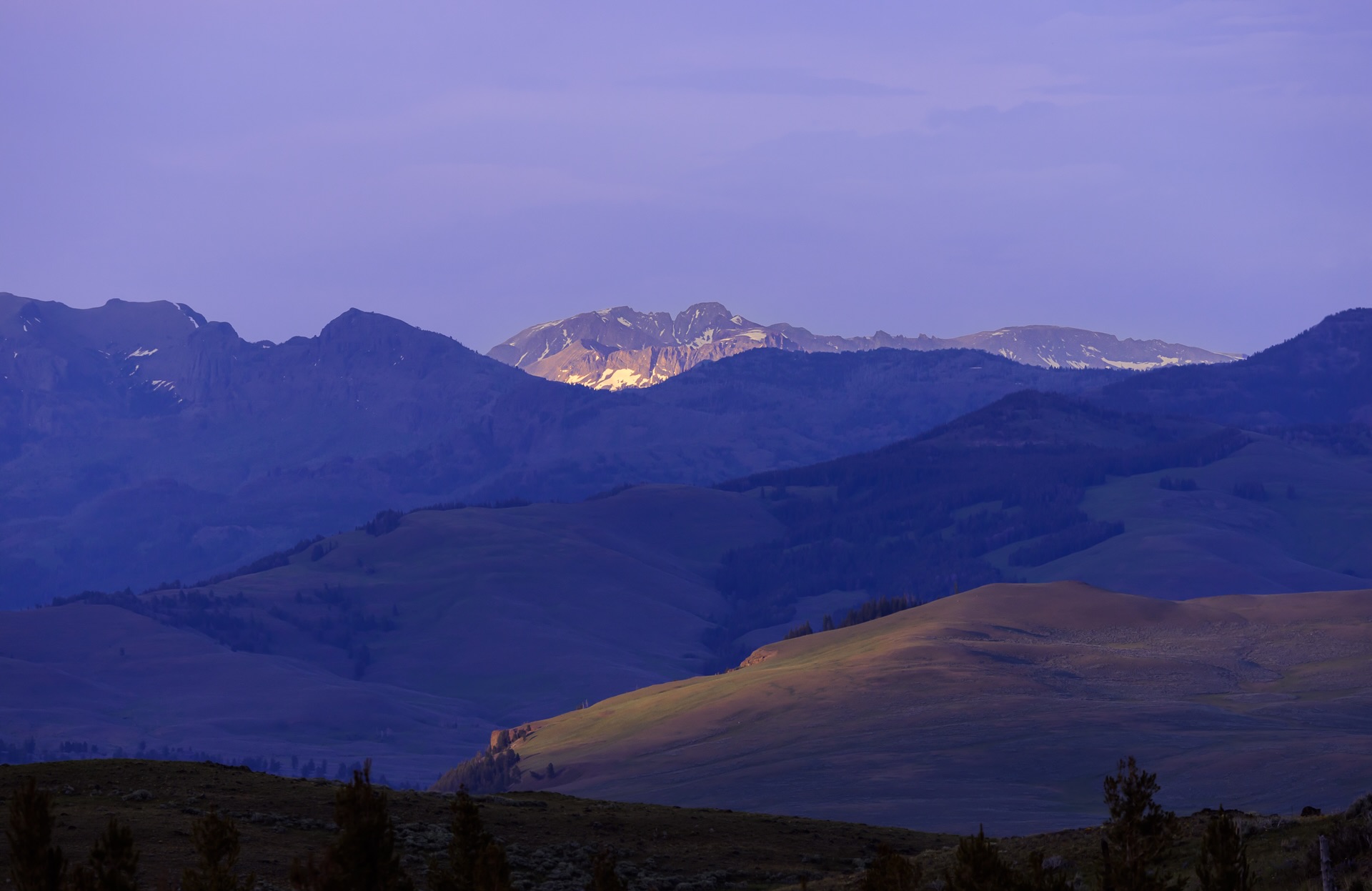 Sunset in Yellowstone National Park. #yellowstone #landscapes #nationalparks #sunset